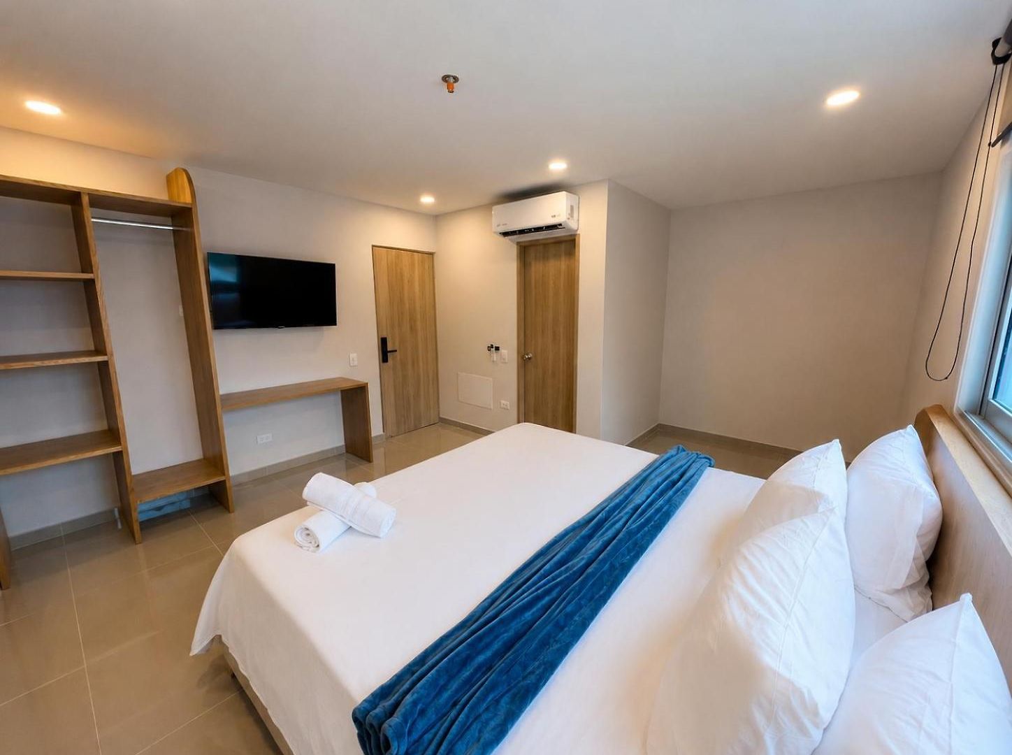 Hotel Azure *