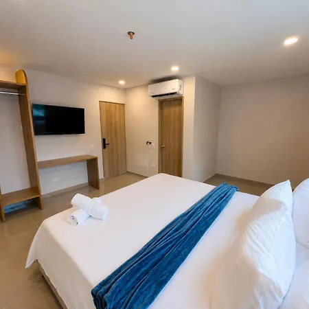 Hotel Azure *